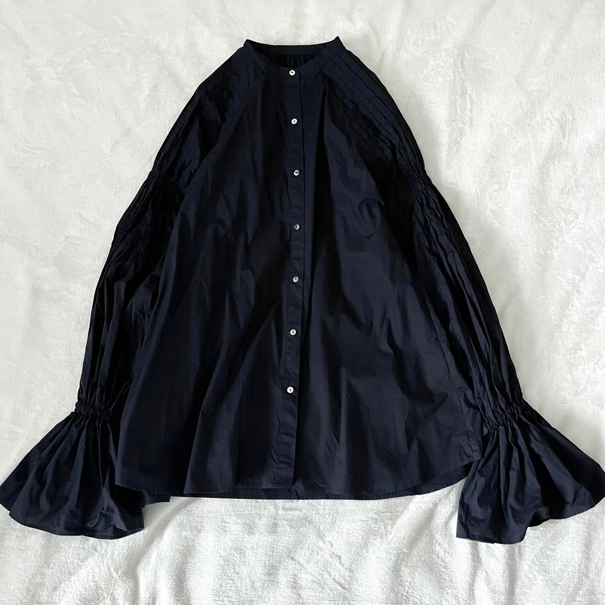 ETRE TOKYO キャンディースリーブタックシャツ ネイビー 長袖 紺 ETRE TOKYO キャンディースリーブタックシャツ ネイビー 長袖 紺