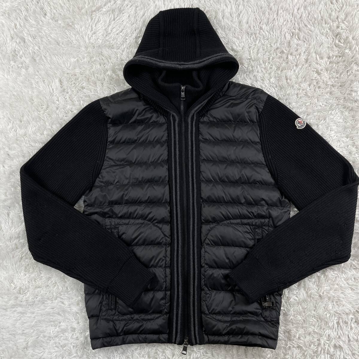 モンクレール ダウンジャケット ニット切り替え ブラック ロゴワッペン MONCLER アニメタグ マグリオントリコットカーディガン フード付き の画像2