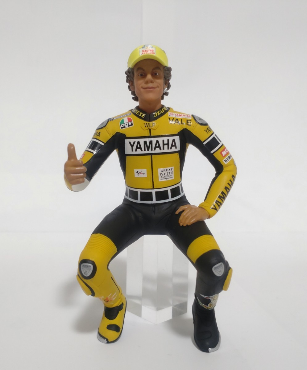 PMA MINICHAMPS 1/12 2005 ロッシ シッティング フィギュア ラグナ・セカ　限定 3999個 Rossi ミニチャンプス ゴロワーズ ヤマハ　YAMAHA_画像1