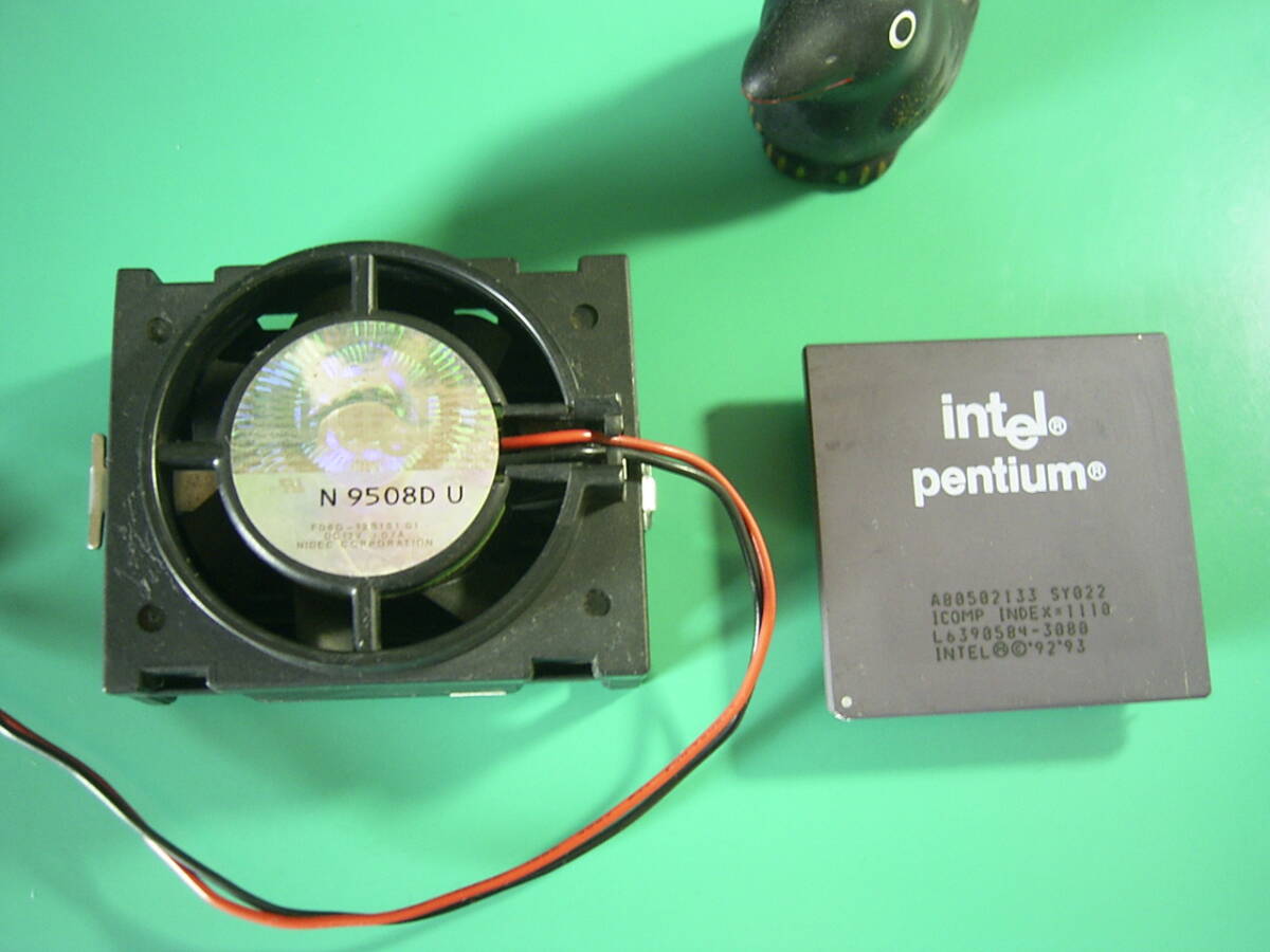 中古 動作確認済み Pentium 133MHz SY022 ペンティアム ＋ CPUクーラーの画像1