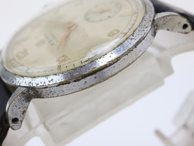 2402-531 セイコー 機械式 腕時計 SEIKO Sマーク 15石 スモールセコンド 飛び数字 金色インデックス 銀色ケース_画像3