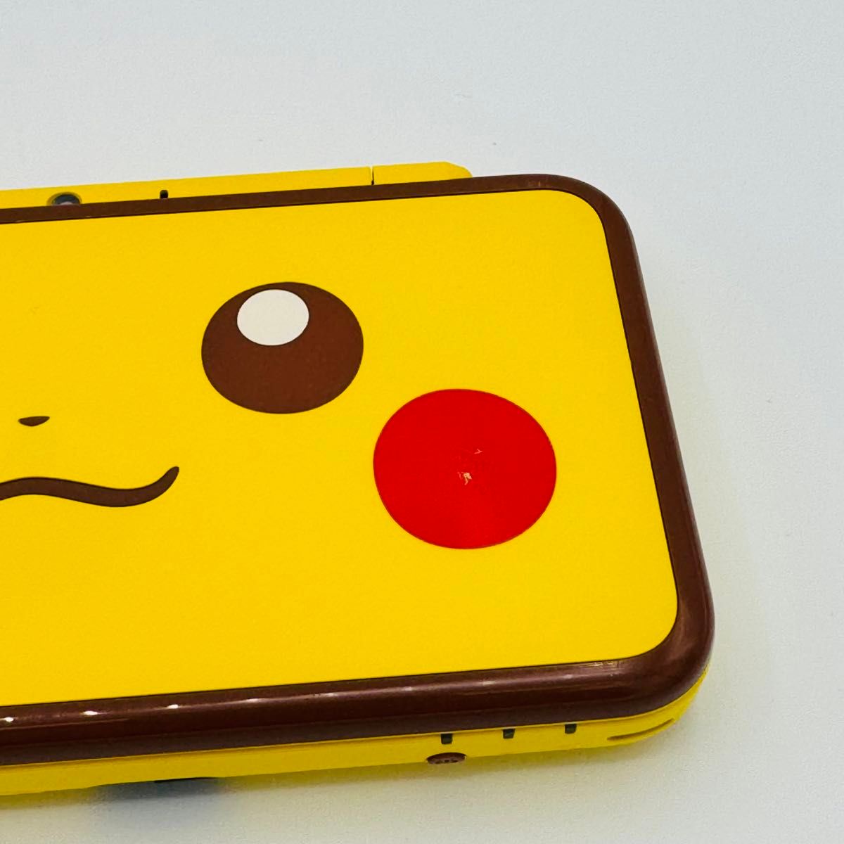 Newニンテンドー 2DS LL ピカチュウ 本体 美品 中古 ピカチュウ Newニンテンドー 2DS LL ピカチュウ 本体 美品 中古 ピカチュウ