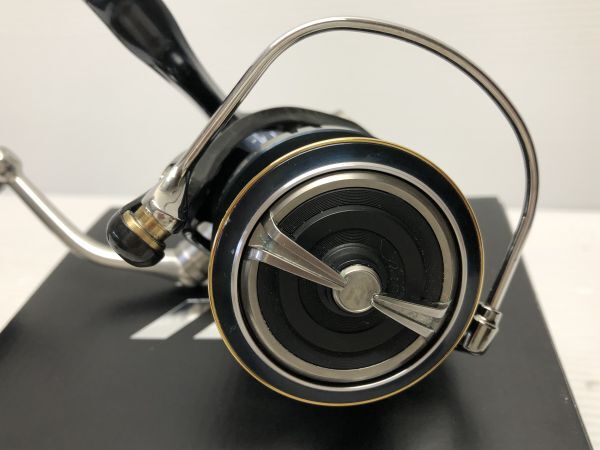 N132-240227-123 ダイワ 19 セルテート LT 5000D-XH スピニングリール 【中古品】_画像3