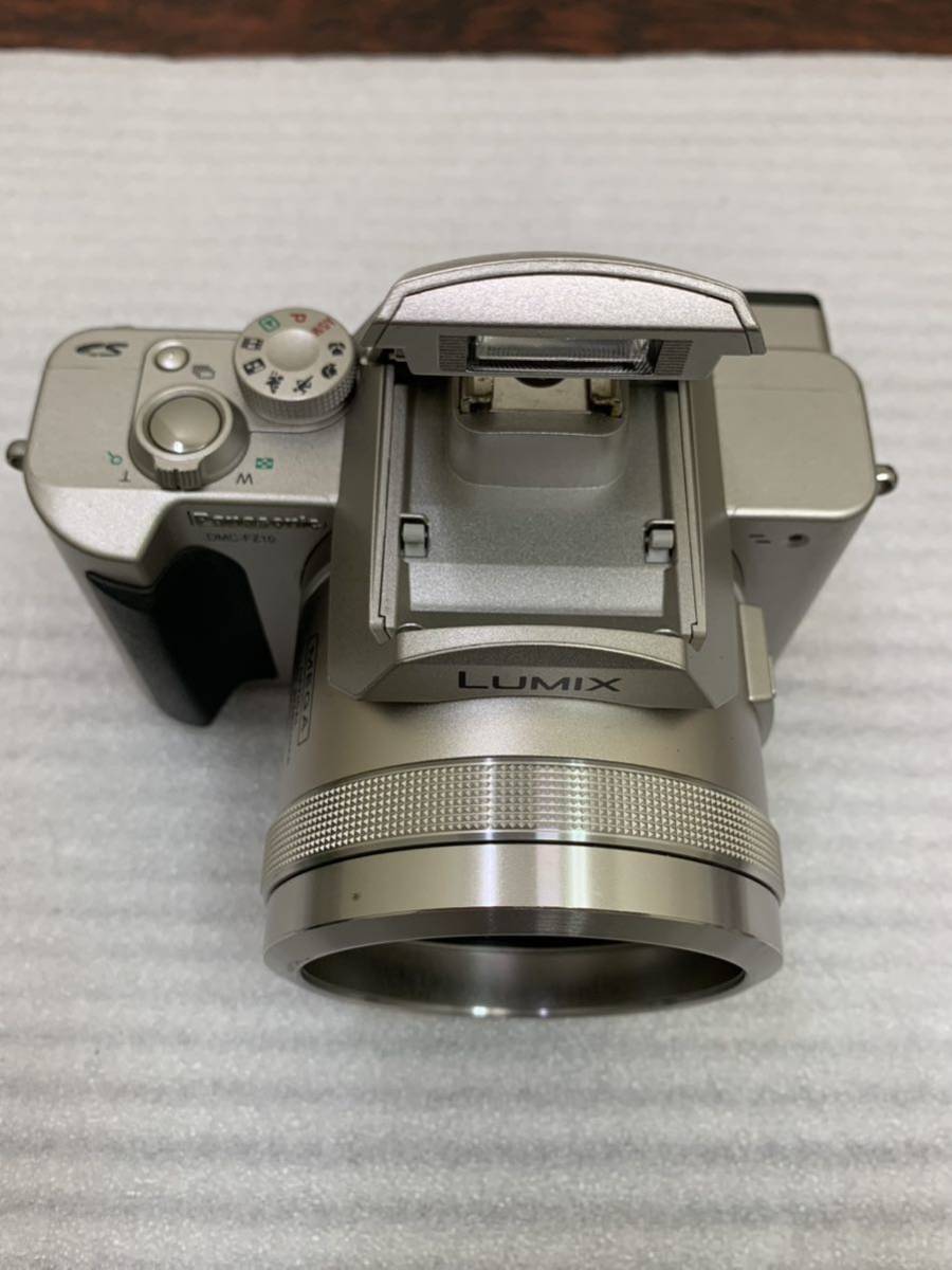 251 Panasonic パナソニック LUMIX OPTICAL ZOOM 35mm EQUIV. 35-420 DMC-FZ10 デジタルカメラ 1:2.8/6-72 ASPH_画像2