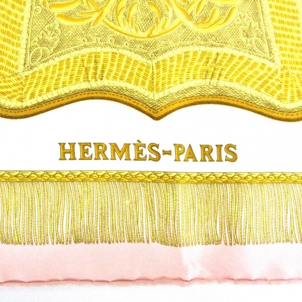 エルメス HERMES カレ90 白×ピンク×マルチ Poste et Cavalerie(サーベル飾り袋) スカーフ_画像2