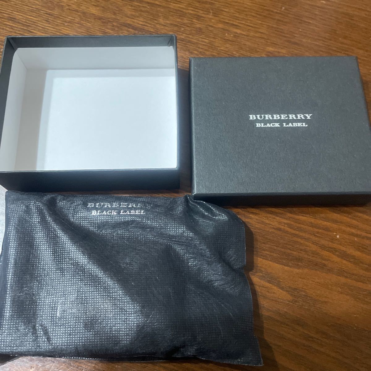 バーバリー Burberryブラックレーベル　コインケース 財布 レザー 美品　箱つき　財布　ウォレット_画像8
