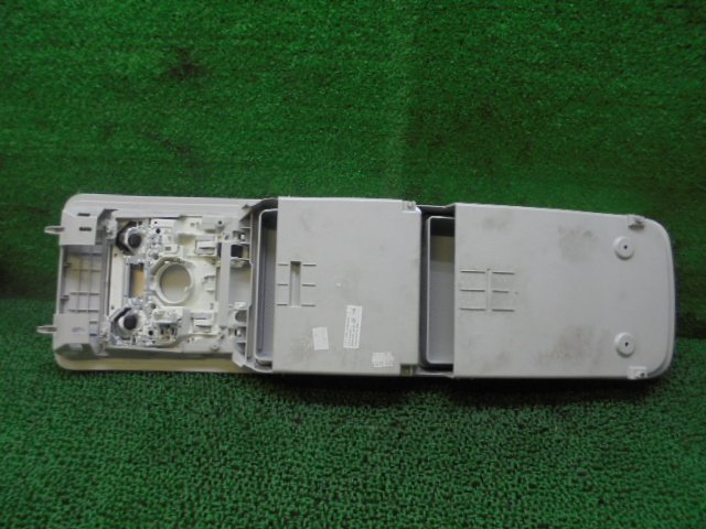 9FB3038 AB)) フォルクスワーゲン ゴルフトゥーラン DBA-1TCAV 2011年 後期型 純正 オーバヘッドコンソール_画像5