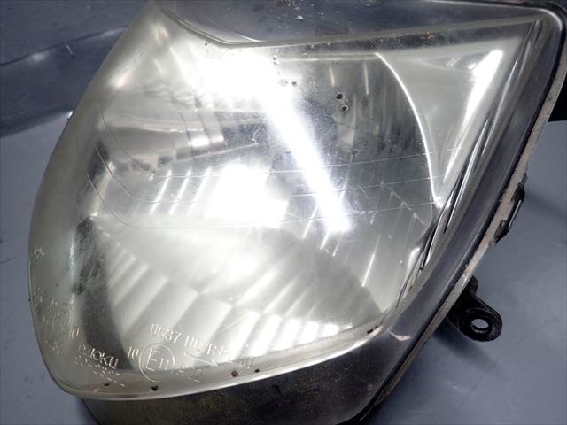 β240201-4 ヤマハ シグナスX SR SE12J キャブ車 (H18年式) 純正 ヘッドライト レンズ 破損無し！の画像2