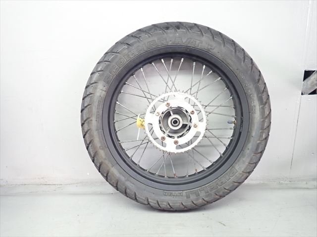 β240206-3 Malaguti マラグーティ X3M125 エンデューロ ZJM7501E 純正リアホイール 振れ無し！タイヤにヒビ有り！ 6分山残！の画像1