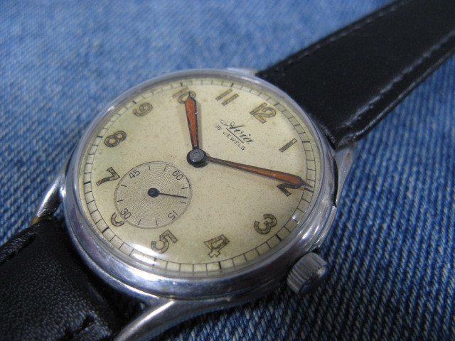 1940年代 AVIA 33mm ミリタリー アンティーク手巻腕時計 稼働品 注油済み _画像4