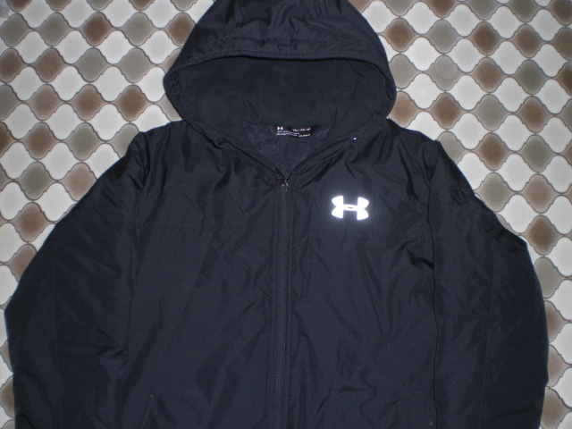 UNDER ARMOUR　STORMアンダーアーマー　ベンチコート　キッズジャンバー黒　YXL　160／７６　COLDGEAR　LOOSE　COUPELACHI　SUELTO