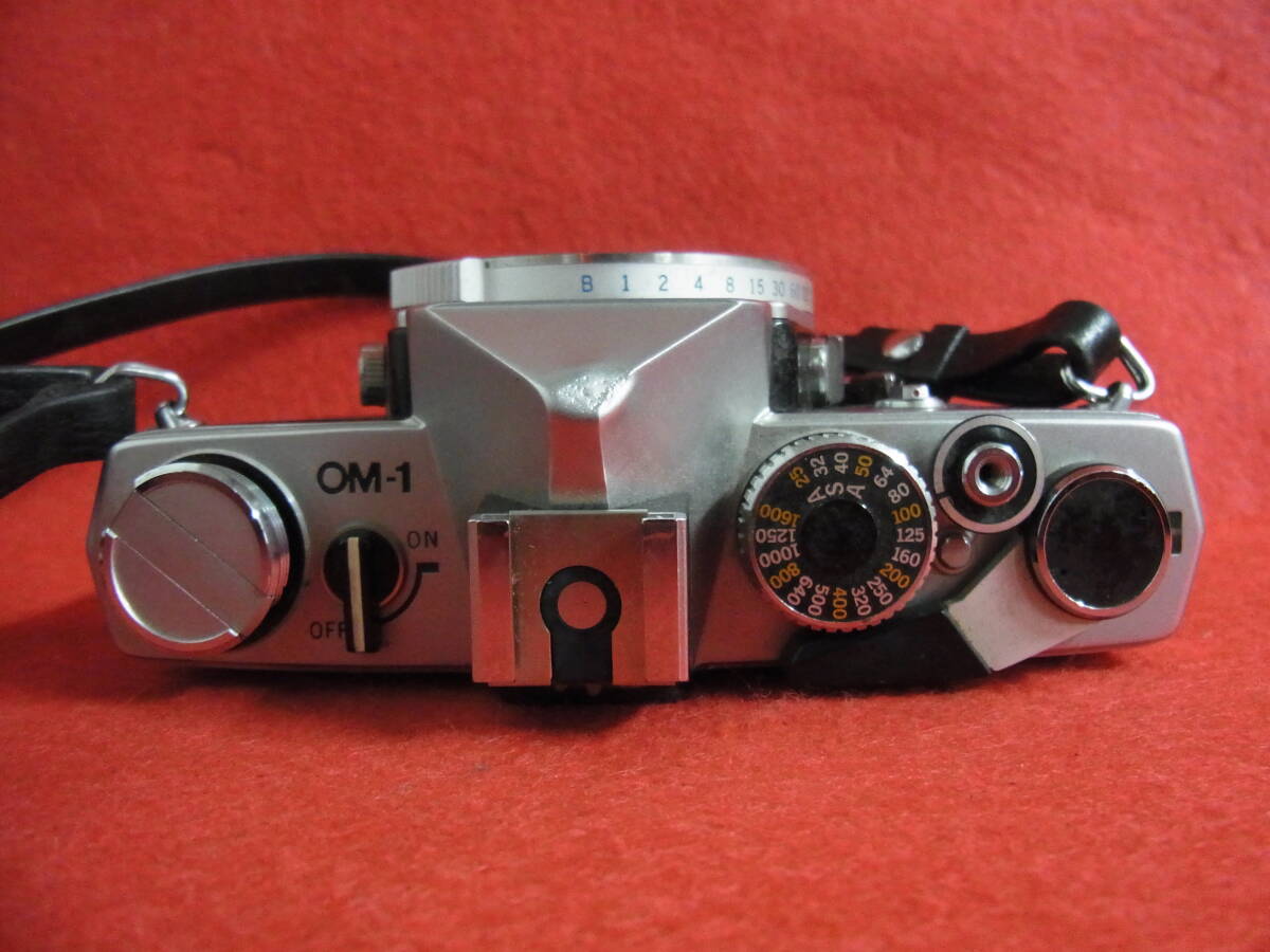 K38/一眼レフカメラ シャッター確認済み OLYMPUS OM-1 レンズ OM-SYSTEM ZUIKO AUTO-ZOOM 1:4 f=75~150mm 他多数出品中_画像4