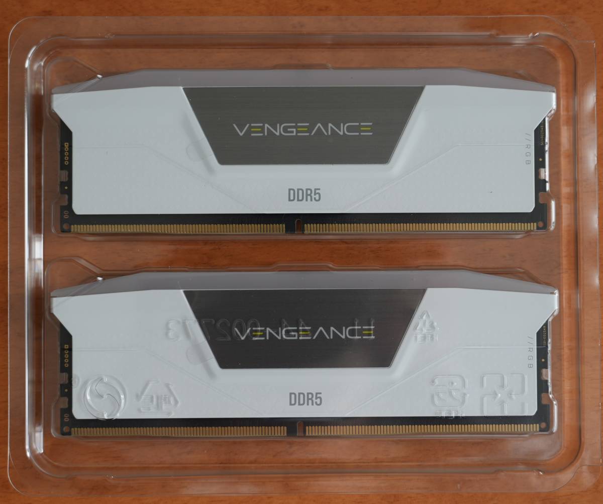 CORSAIR VENGEANCE RGB DDR5 CMH32GX5M2B6000C30W [DDR5 PC5-48000 16GB 2枚組]_画像3