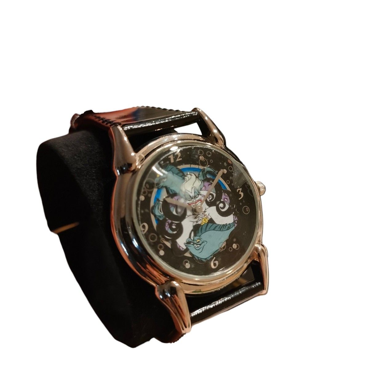 【限定品】ディズニー　ヴィランズ フィギュアスタンド　アースラ 腕時計 3000個 限定品