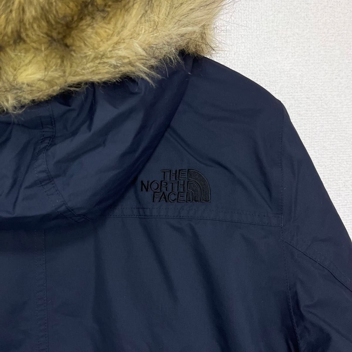 美品人気 ノースフェイス ダウンジャケット メンズS 透湿防水 フード着脱可 THE NORTH FACE グースダウン ロゴ刺繍