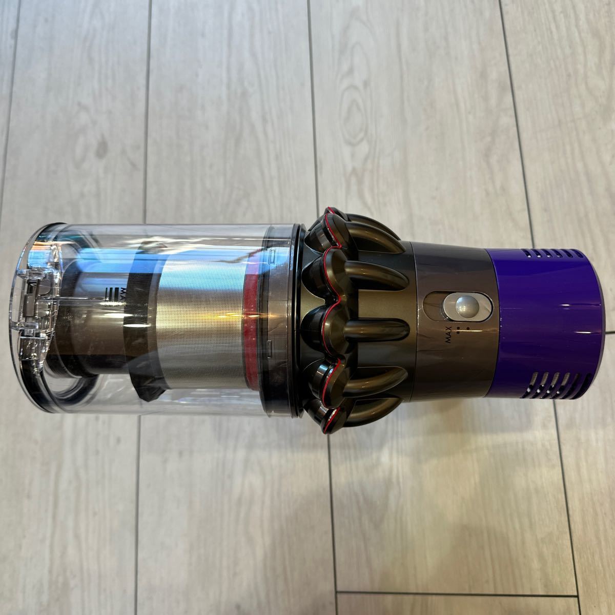 新品 未使用 Dyson Cyclone V10 Fluffy 本体のみ SV12 ダイソン 掃除機 部品 修理 正規品 純正品_画像2