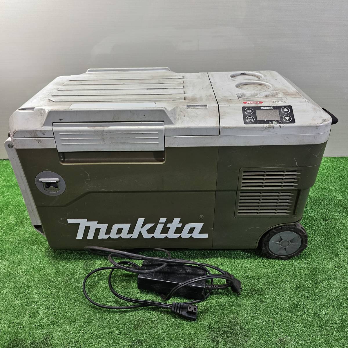 中古品 【マキタ makita】18V 40V 100V 充電式保冷温庫 クーラーボックス 一応動作しますがジャンク扱い品 領収書対応 1スタ １円スタート_画像1