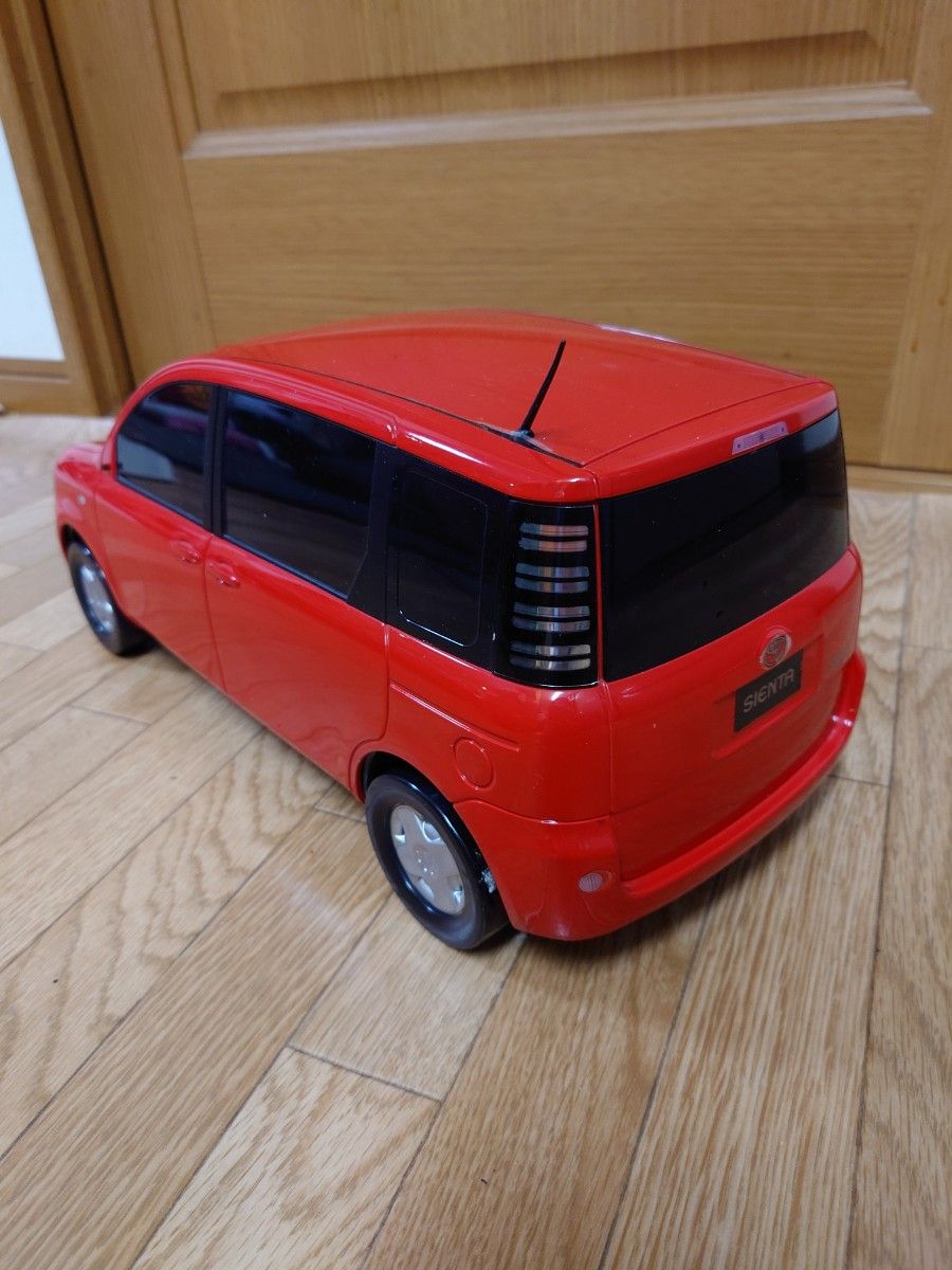 【激レア】約40cmカラーサンプル　トヨタ　シエンタ　スーパーレッド　非売品 カラーサンプル
