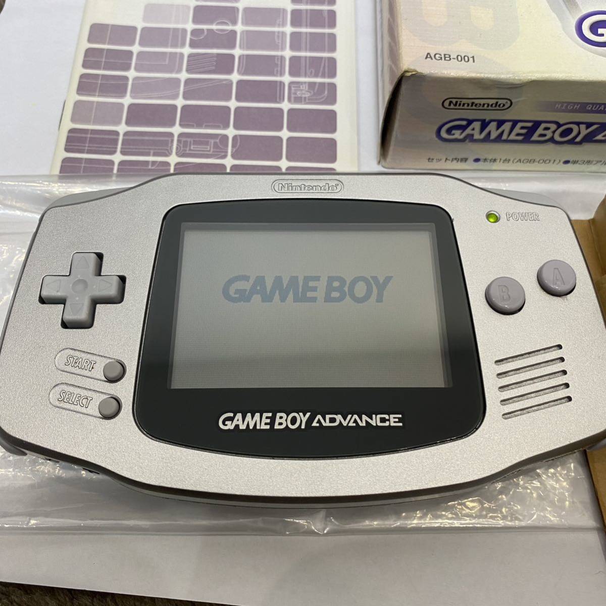 ゲームボーイアドバンス ■極美品　レアカラー　シルバー　GBA 任天堂 説明書 箱　Nintendo ニンテンドー　ゲームボーイ　美品_画像2