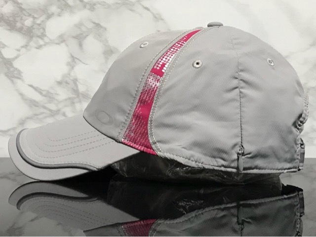 【未使用品】52C お洒落★OAKLEY オークリー キャップ CAP 女性ファンにも人気のデザインにファスナーポケット付き♪《FREEサイズ》_画像3