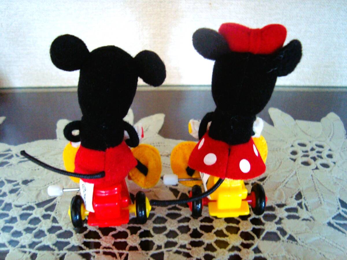 ディズニー　三輪車に乗るミッキー　置物　飾り物　ぬいぐるみ　ミニー　フェルト　レア_画像2