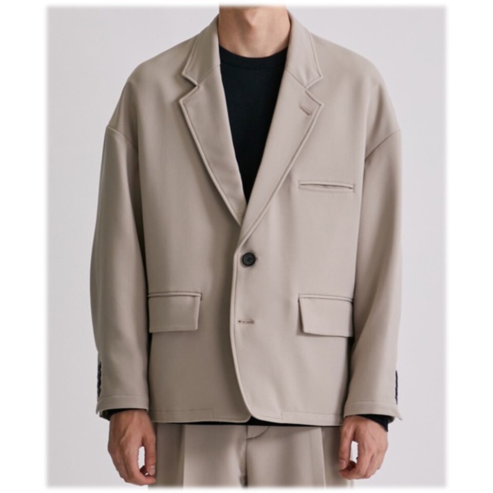 UNITED TOKYO》新品 定価29 700円 オーバーサイズシルエット UNITED TOKYO》新品 定価29 700円 オーバーサイズシルエット