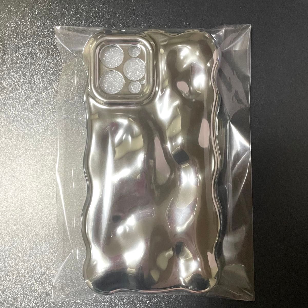 【新品未使用】iPhone 12pro なみなみ ウェーブ メタル シルバー 全面保護 レンズ 保護 光沢 ケース 