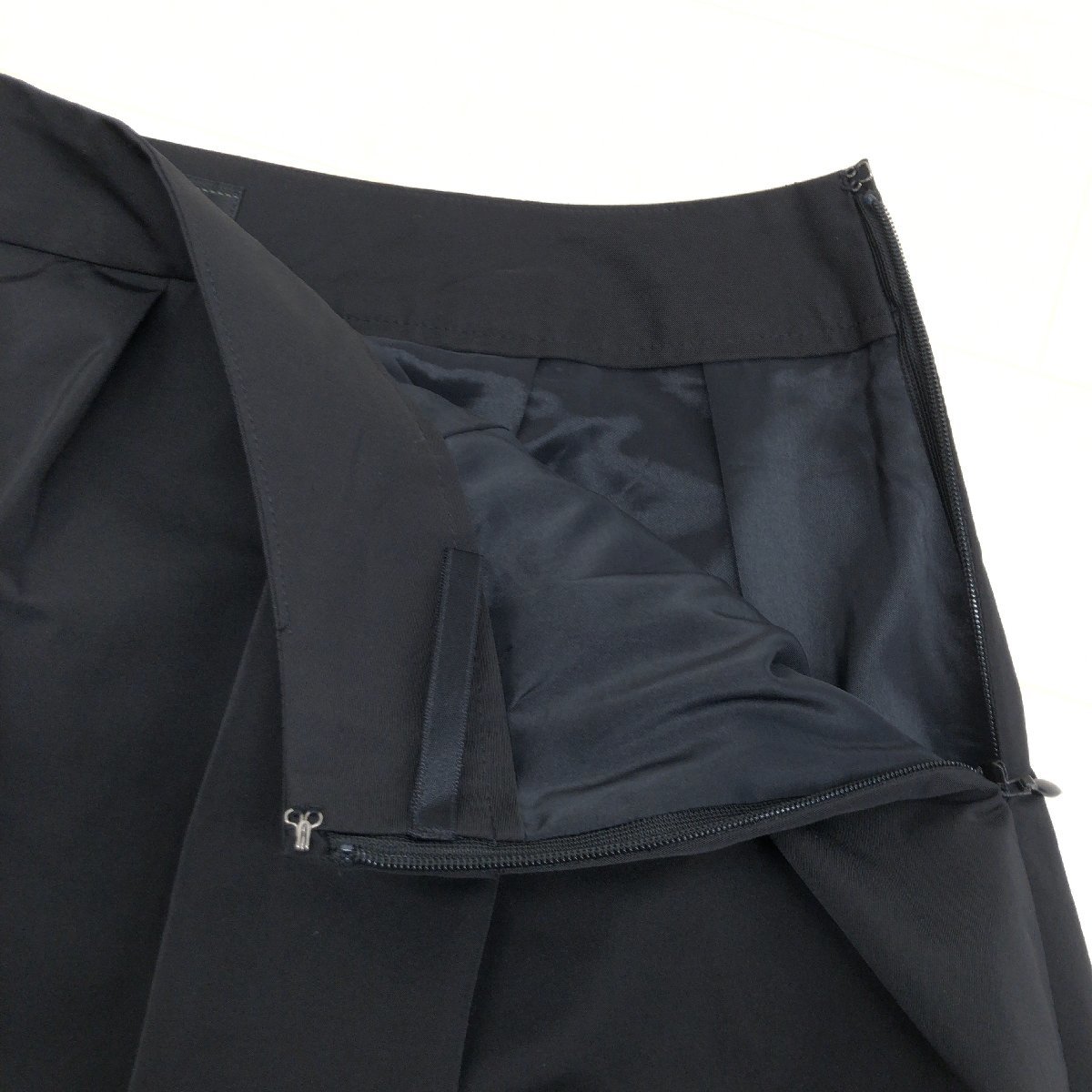 美品 UNTITLED アンタイトル フレアスカート 42(XL) w76 黒 ブラック 日本製 ミディ丈 LL 2L ゆったり 大きい 国内正規品 レディース_画像5