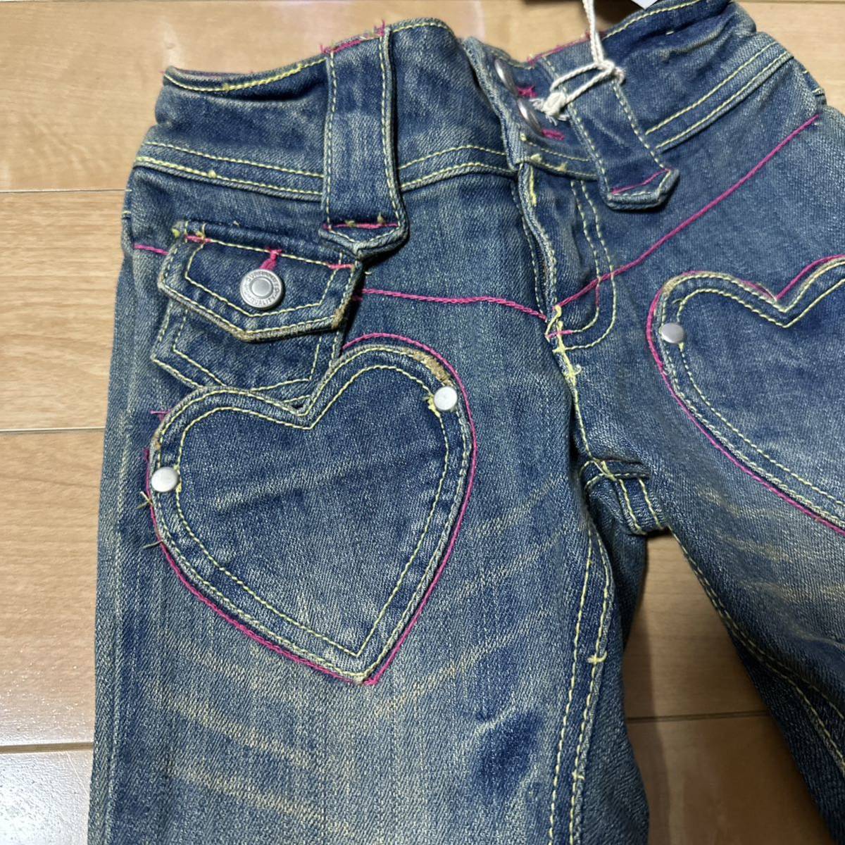 新品DATダット　ハート刺繍デニムパンツ120 ジーンズ　定価4095円　デニム ジーンズ 女の子子供服キッズ　グラグラJAM_画像4