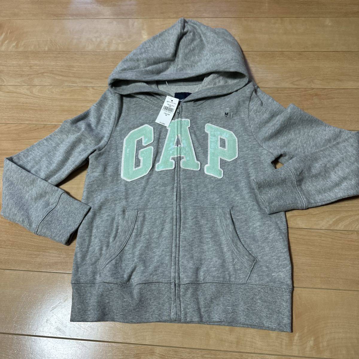 新品GAPスパンコールロゴ　ジップアップパーカー3900円130 春先羽織り　女の子子供服キッズ_画像1