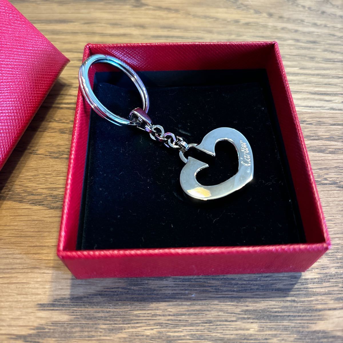  beautiful goods Cartier C Heart key ring key holder Cartier silver metallic ru total length approximately 7.4cm Spain made storage bag box attaching 