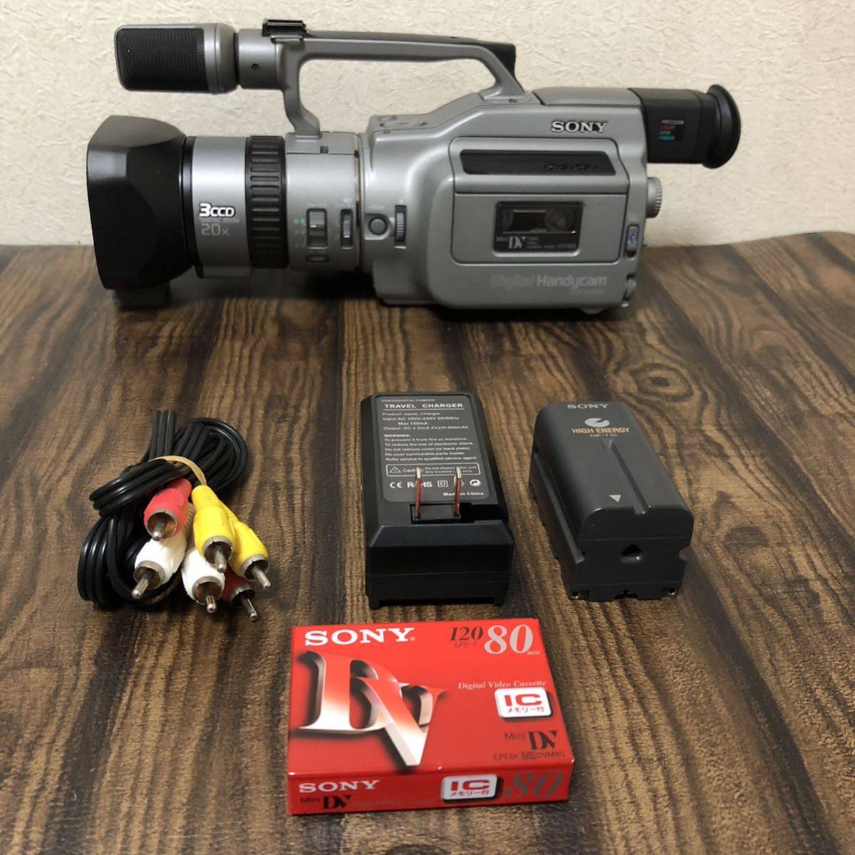 ☆美品☆ ソニー SONY VX1000 DCR-VX1000 ビデオカメラ ハンディカム 3CCD ミニDV デジタルビデオカメラ 付属品_画像1