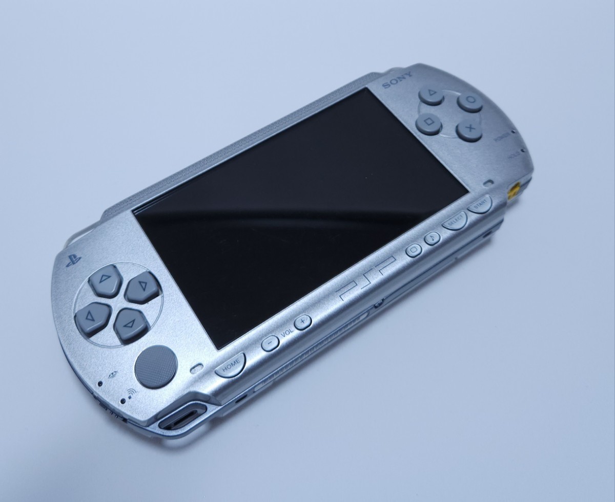 美品 / 動作品 希少品 SONY PSP-1000 シルバー ソニー PSP-1000 silver 本体 + 2GB メモリカ + ゲーム(281)_画像3