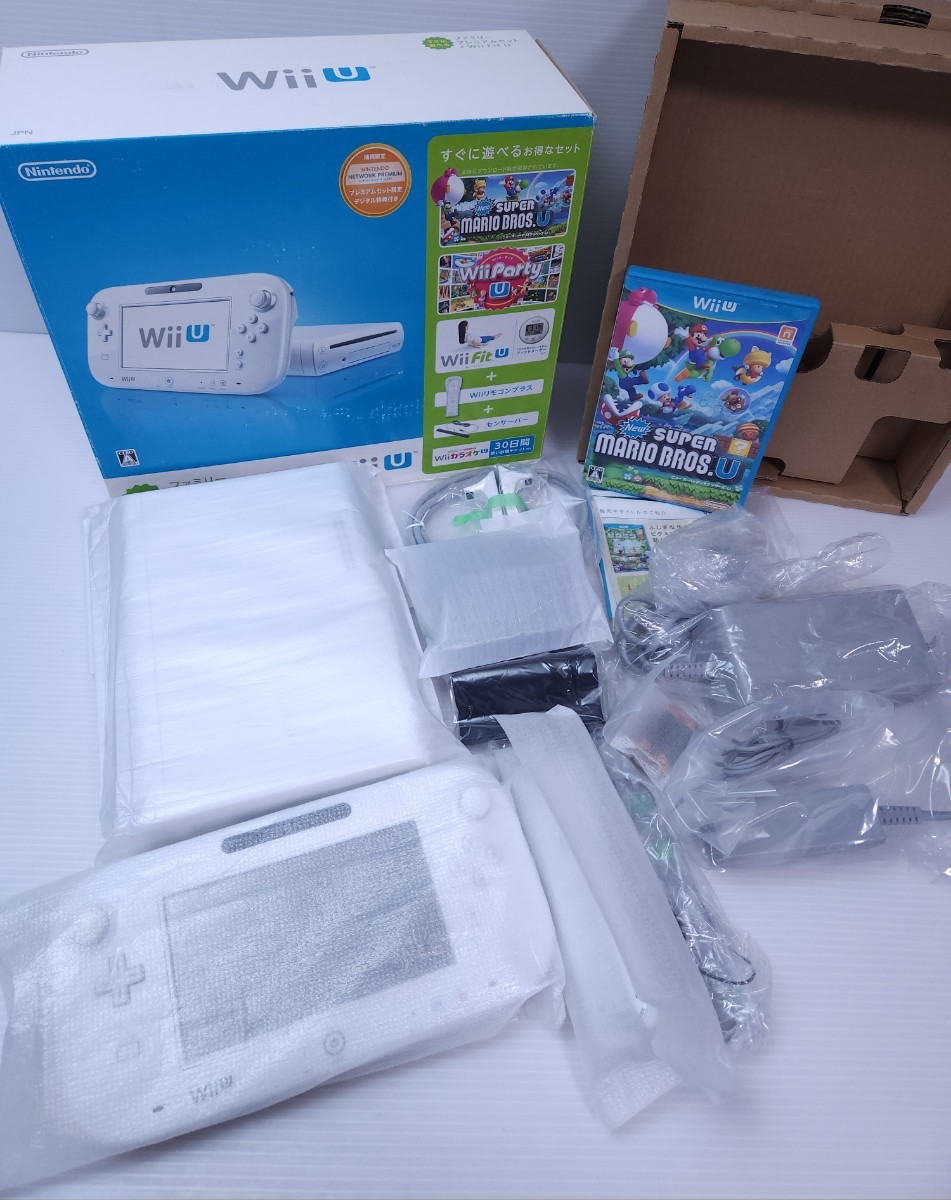 美品 動作品 任天堂 Nintendo WiiU Wii U 本体 32GB WUP-101 GamePad WUP-010+ ゲームソフト 箱付(B-13)