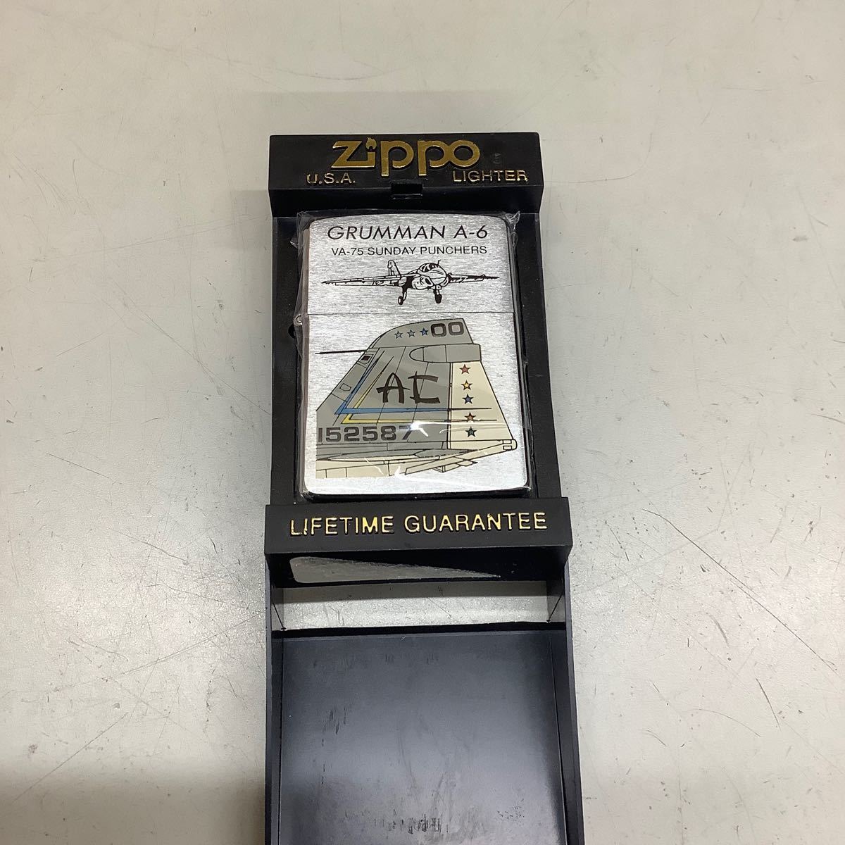 ④ Zippo ジッポ GRUMMAN A-6 VA-75 SUNDAY PUNCHERS 現状品 未使用長期保管品 着火未確認 _画像1