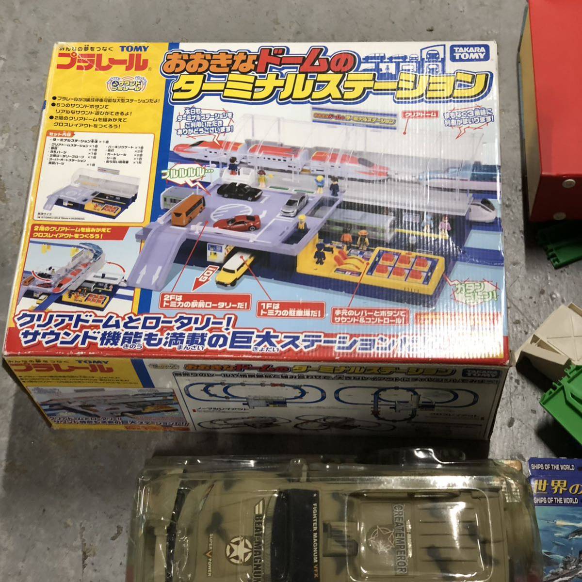 ⑤ プラレール トミカ ドラゴンボール 世界の戦艦 など おもちゃ 玩具 フィギュア まとめて ジャンク品_画像2