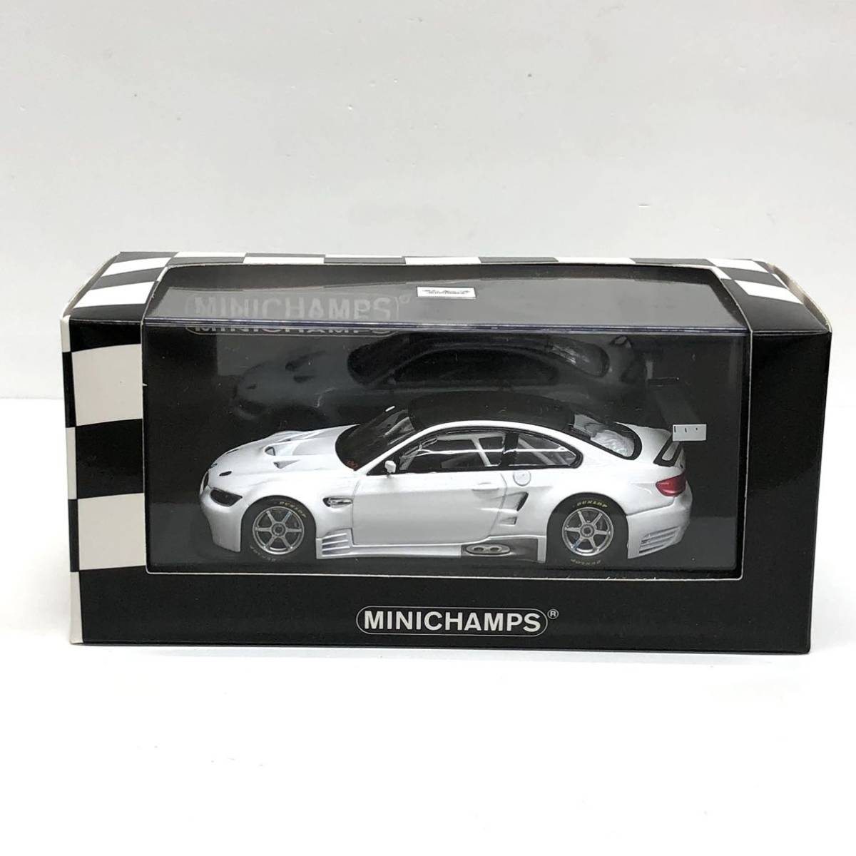 ⑩ MINICHAMPS BMW M3 GT2 2009 White 1/43 ミニチャンプス ミニカー _画像1