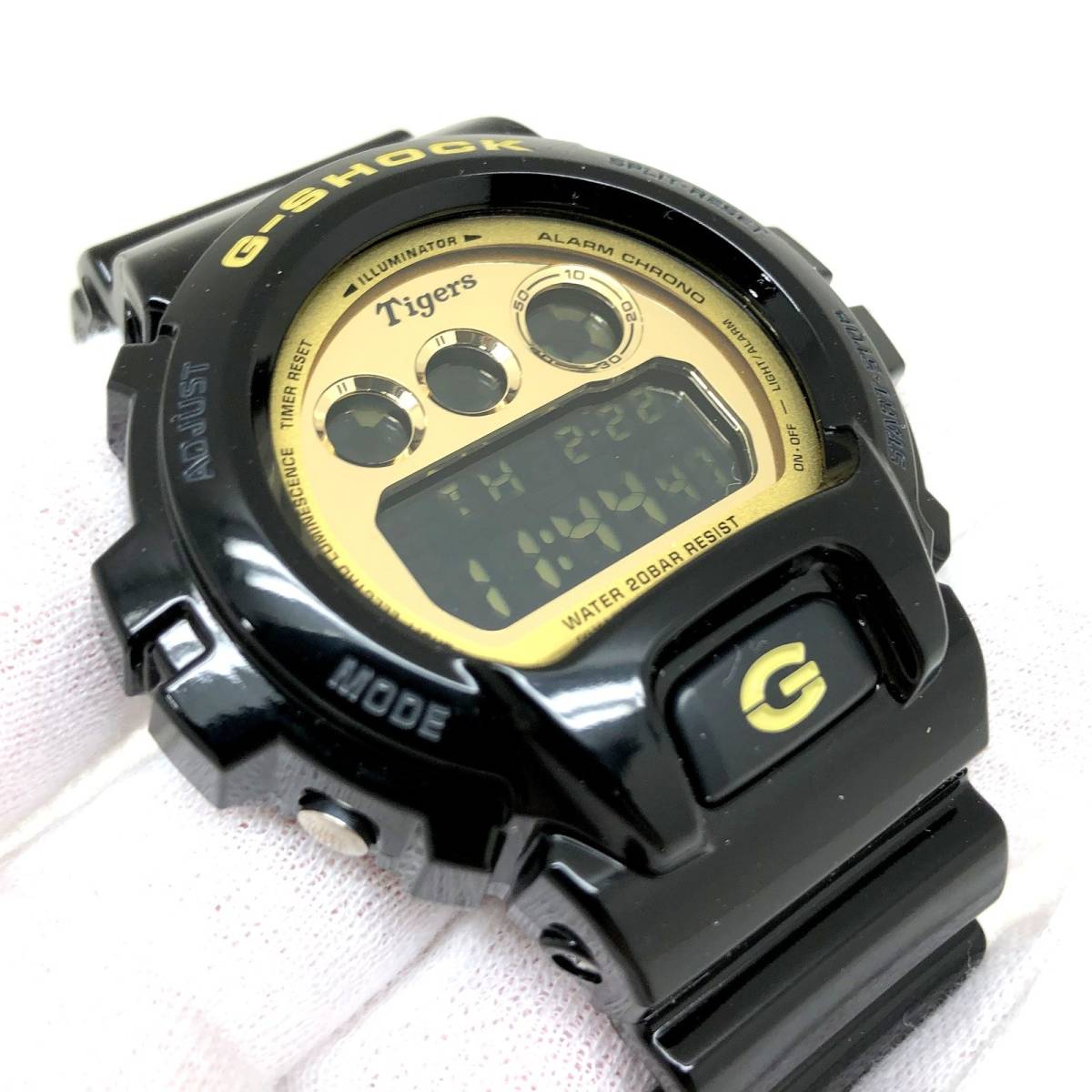極美品 G-SHOCK ジーショック CASIO カシオ 腕時計 DW-6900BTG-1JR 阪神タイガース コラボ 80周年記念 三つ目 【ITIHMJ1ICBXQ】_画像4