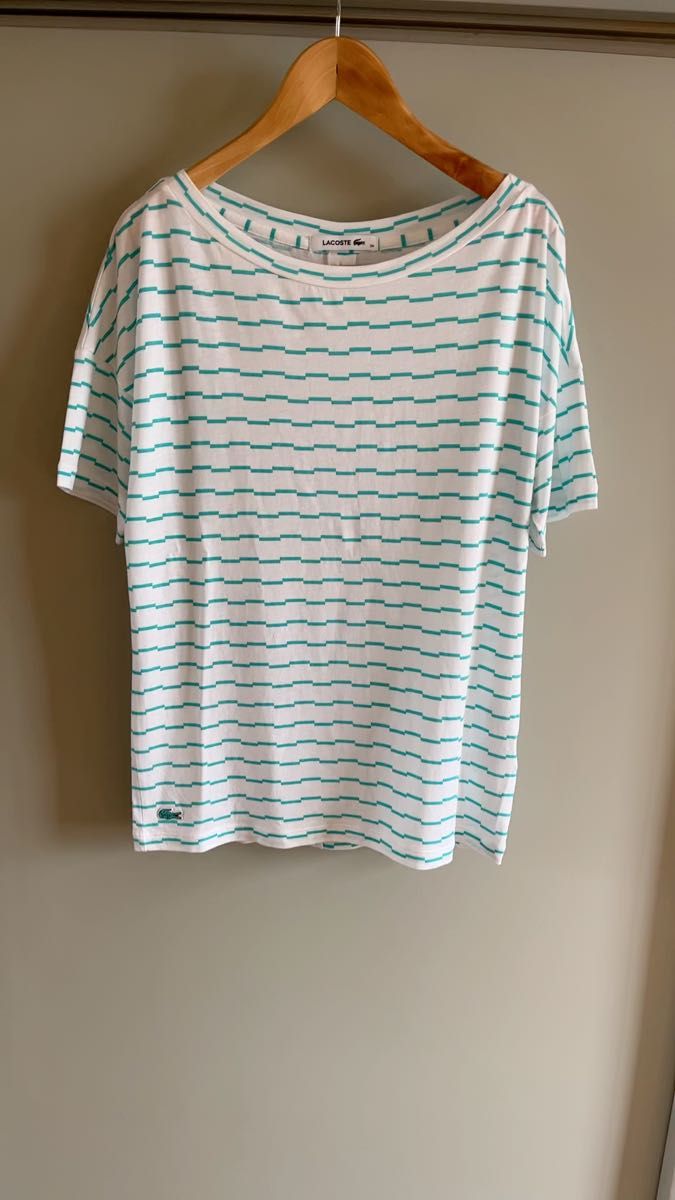 LACOSTEラコステグリーンボーダー半袖Tシャツ（バッグボタンデザイン）