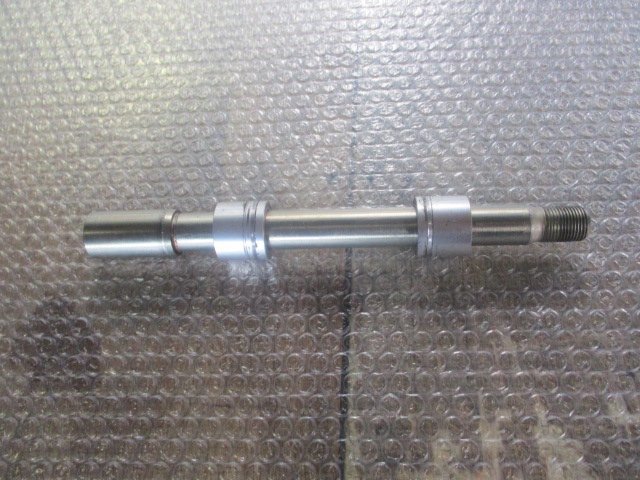 A6AC07 トライアンフ スピードトリプル 1200RS フロントアクスルシャフト S TRIUMPH