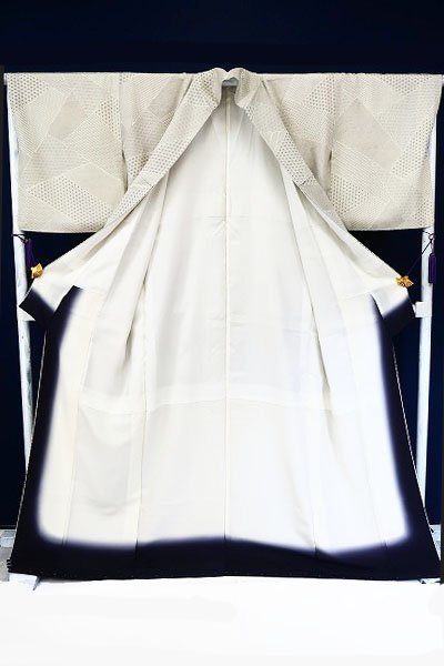 【送料無料】裂取割付 小紋 白黒 モノトーン お洒落 トールサイズ 身丈166cm 裄丈67cm 正絹 仕立て上がり 袷 m-5710_画像9