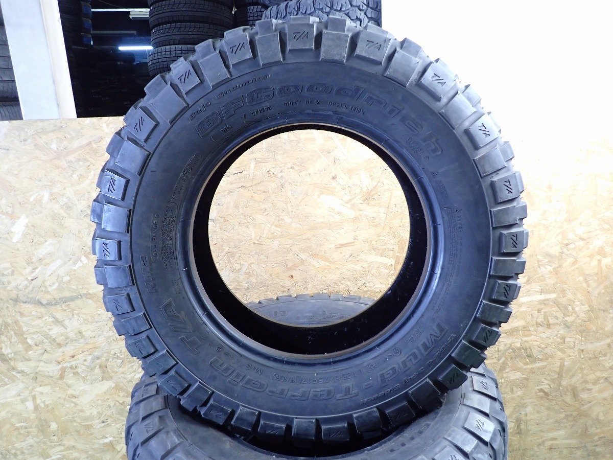 GM2301【送料無料255/75R17 111/108LT】4本 BFグッドリッチ MUD-TERRAIN T/A KM2 中古夏タイヤ ラジアルタイヤ ラングラー_画像2