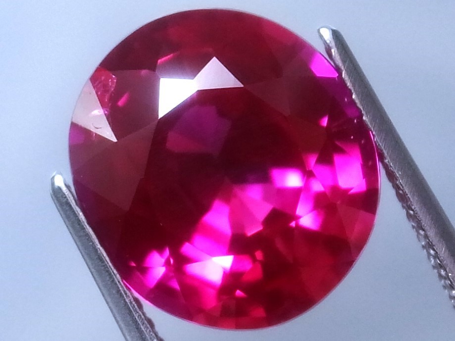 7.55ct 新品・ルベライトトルマリンカラー 真っ赤に変色効果有・合成コランダム_画像1