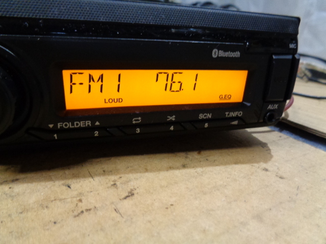 [B16] いすゞ AM FM 24V トラック ラジオ チューナー 8-9765-1392-1 Bluetooth USB AUX_画像3