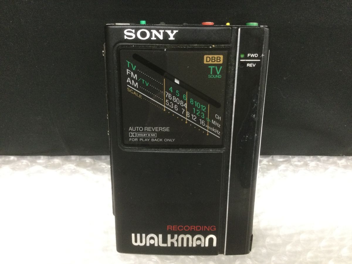 D689-60-M SONY(ソニー)WALKMAN WM-F404 ウォークマン　ラジオカセットTV/部品取りt_画像2