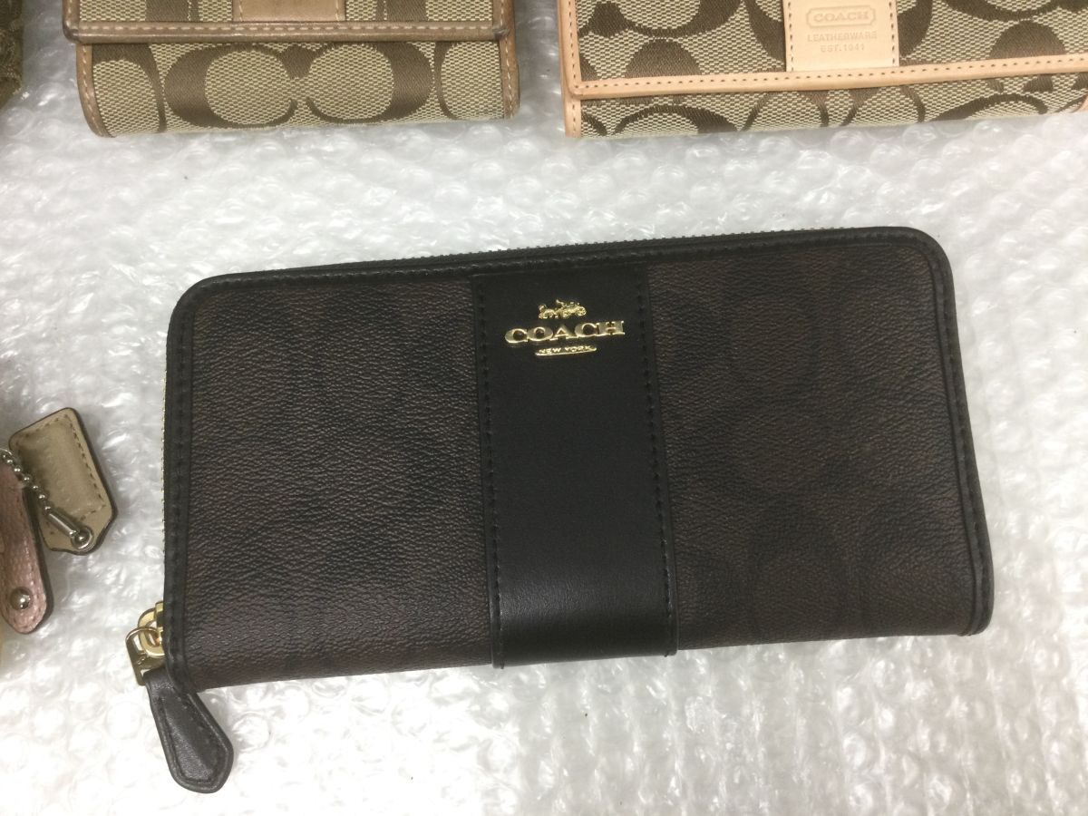 YS231-60【ブランド財布 ポーチ5点まとめ】COACH(コーチ)シグネチャー F54630 長財布 キャンバス 二つ折り財布 /CELINE(セリーヌ)ポーチ/t_画像4