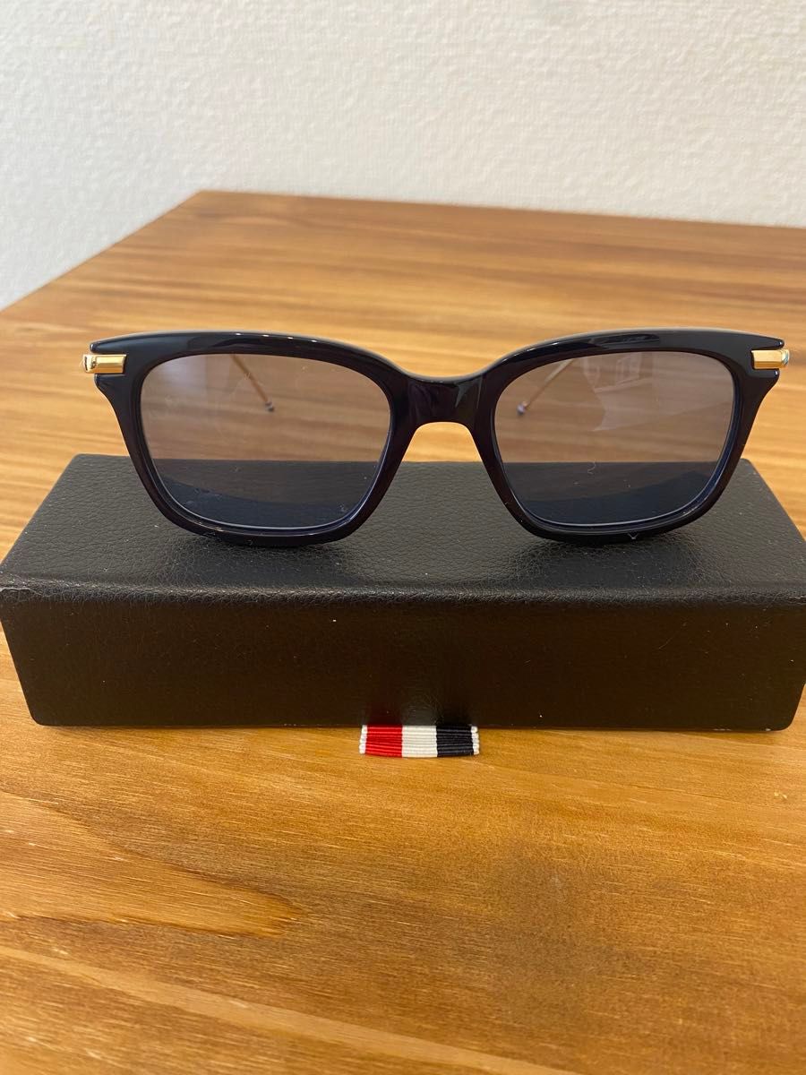 美品【THOM BROWNEトムブラウン】サングラス TB701 ブルーレンズ
