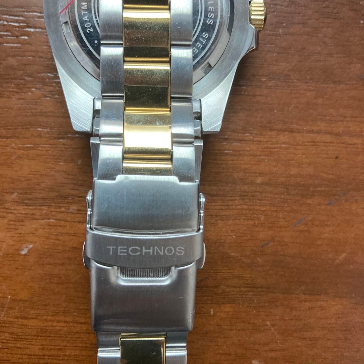 腕時計 中古 ※電池切れ　　現在、動作は確認しておりませんので動作不良ある場合がございます。メーカー　TECHNOS T2134