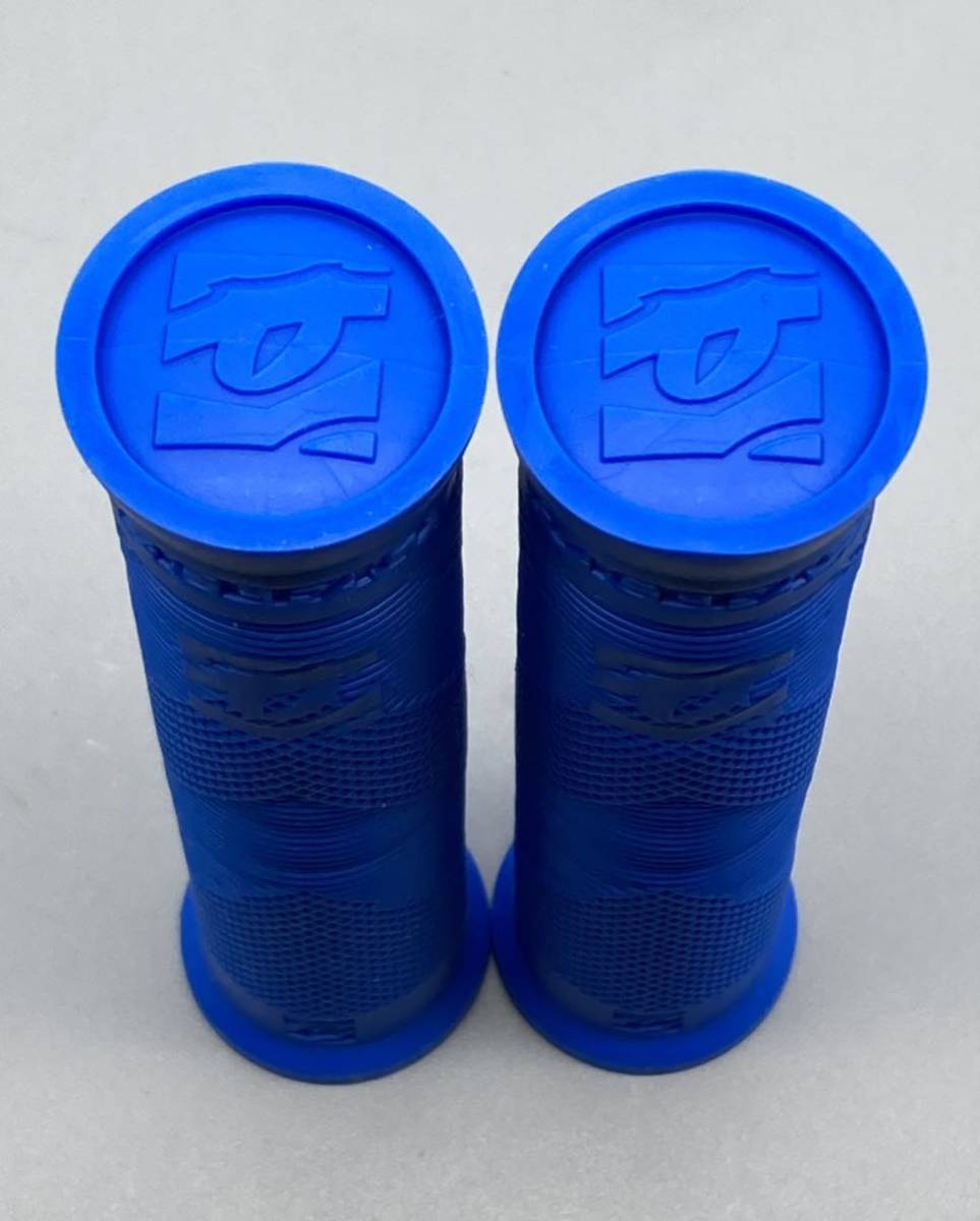 RACE FACE SNIPER SLIDE ON GRIPS レースフェイス　グリップ　ブルー　BMX マウンテンバイク　クロスバイク　新品未使用　即決　送料無料_画像2