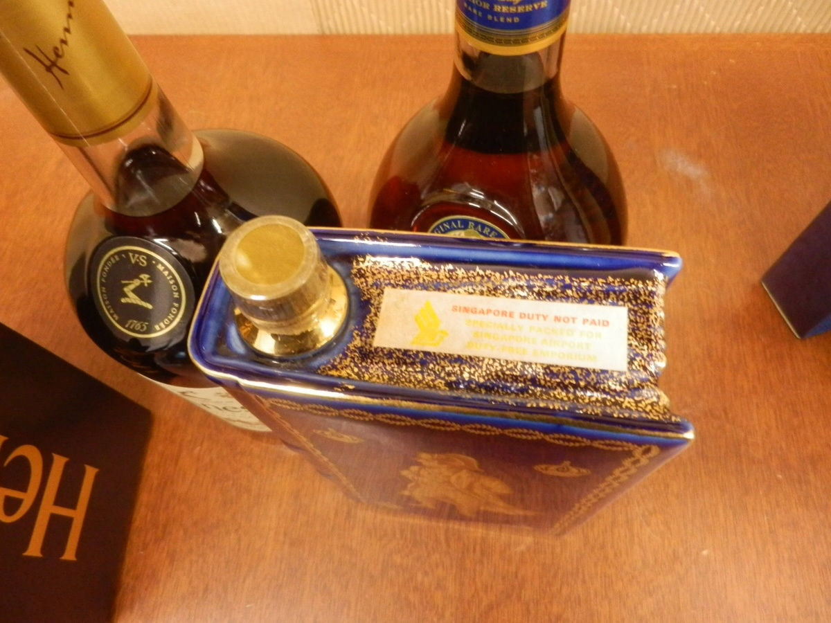 未開栓 古酒 ブランデー / E&J VSOP 1000ml, Hennessy COGNAC 1765 1000ml, CAMUS NAPOLEON COGNAC 700ml まとめて3本set_画像10